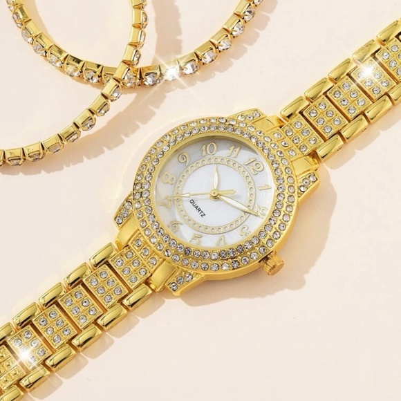 Watch Set - Picture 2 of 3